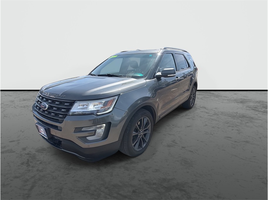 2017 Ford Explorer XLT Sport Utility 4D - photo 4