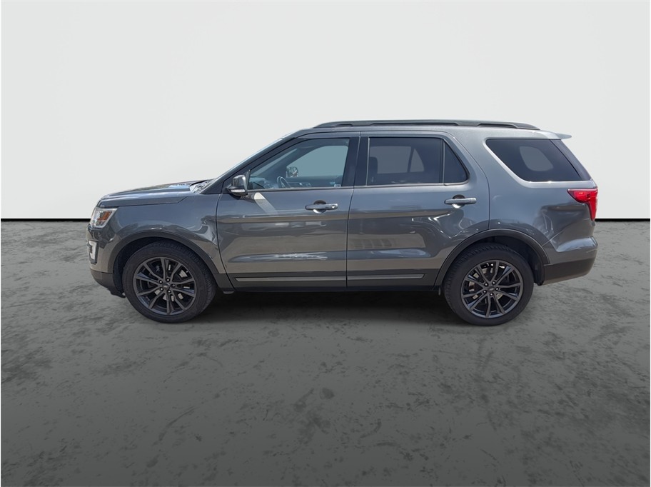 2017 Ford Explorer XLT Sport Utility 4D - photo 5