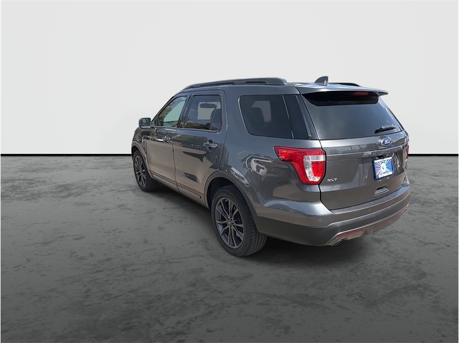 2017 Ford Explorer XLT Sport Utility 4D - photo 6
