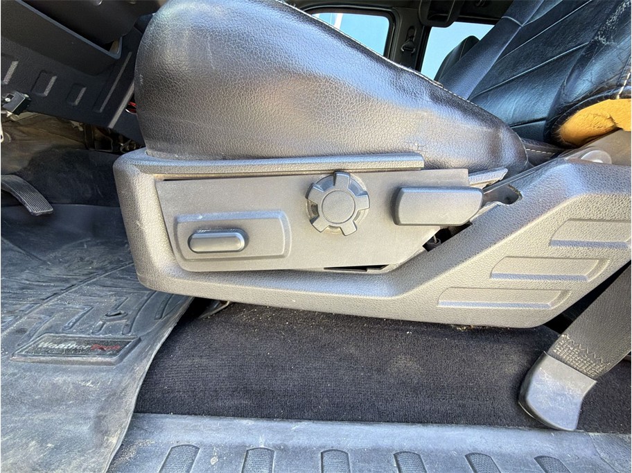 2009 Ford F350 Super Duty Crew Cab Lariat Pickup 4D 8 ft - photo 14