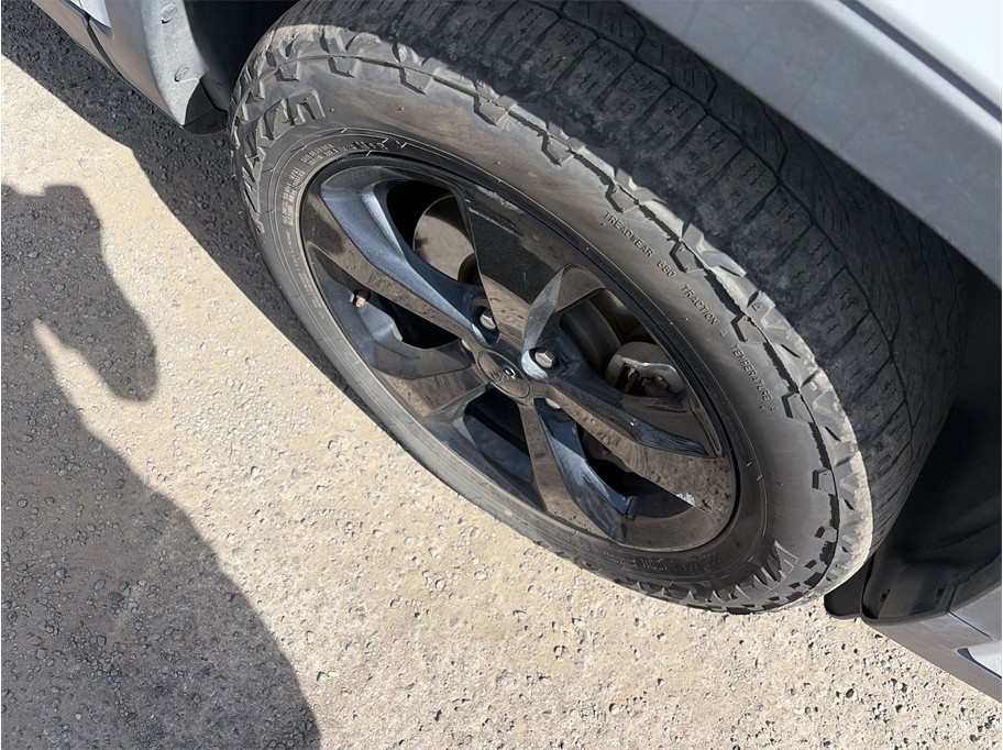 2021 Jeep Cherokee photo 10