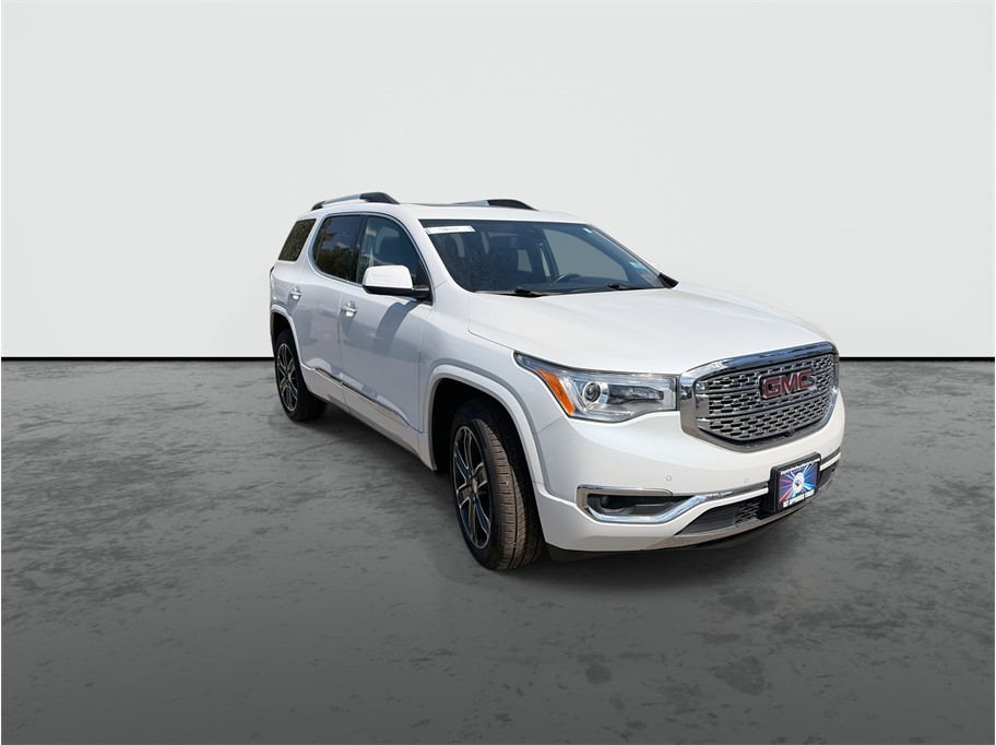 2018 GMC Acadia photo 2