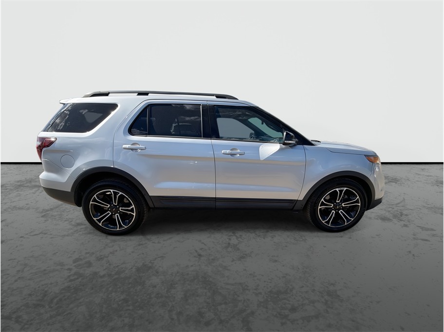 2015 Ford Explorer photo 9