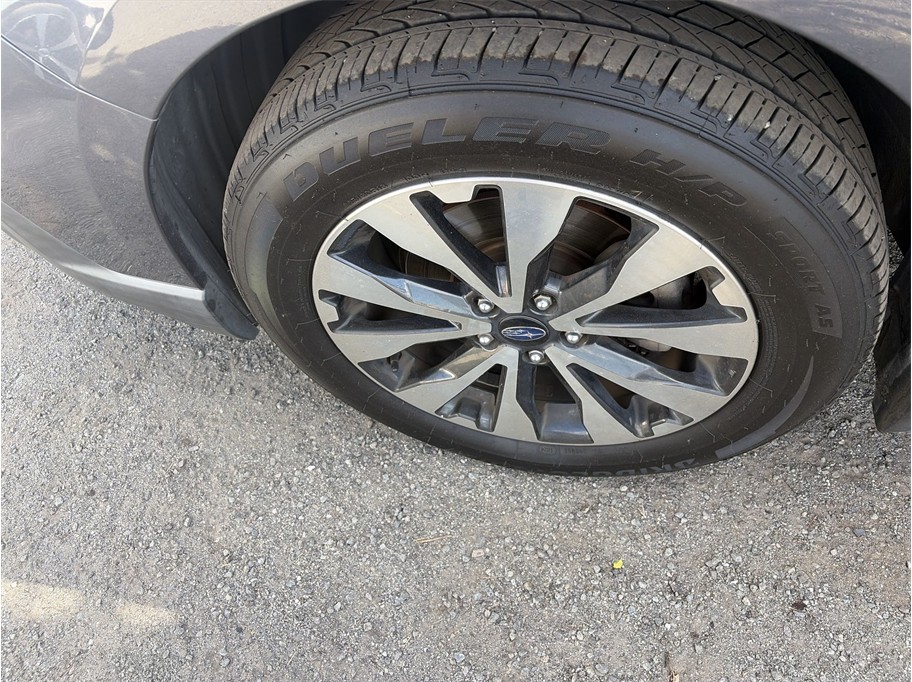 2016 Subaru Outback 2.5i Limited Wagon 4D - photo 17