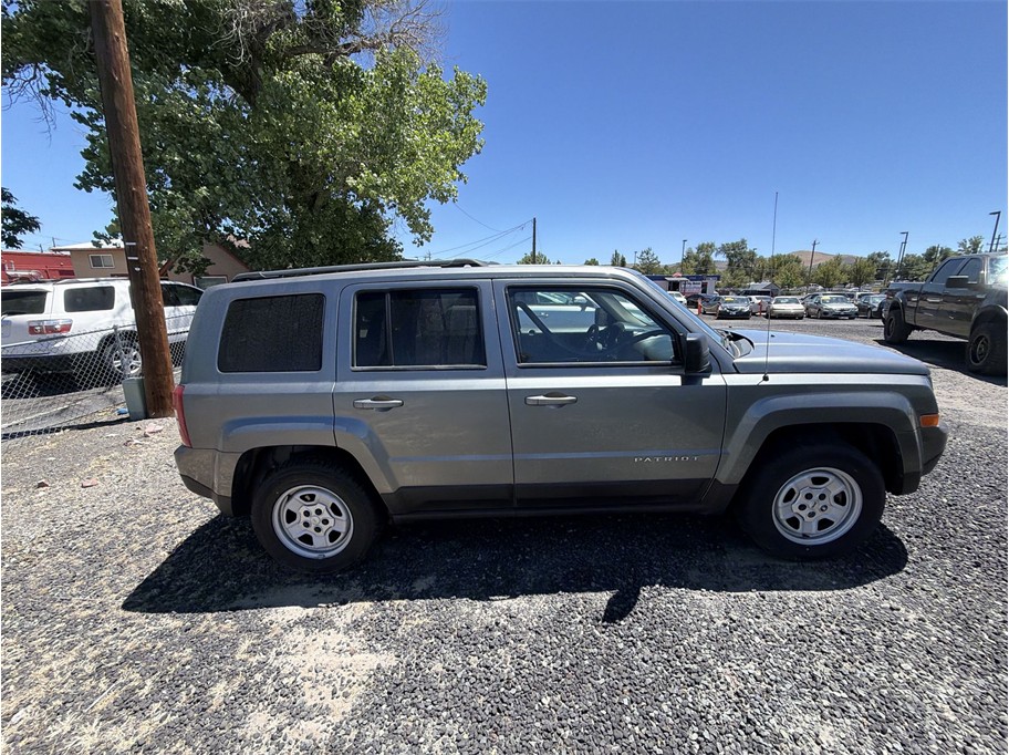 2014 Jeep Patriot photo 9