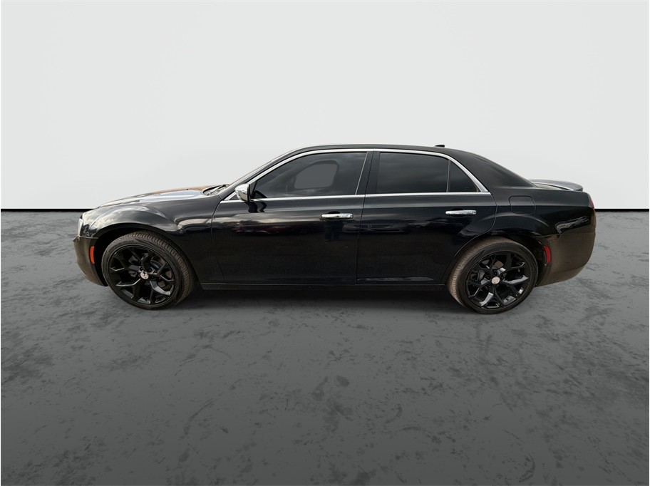 2018 Chrysler 300 photo 5