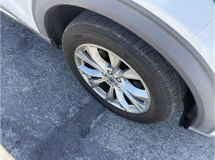 2020 Ford Explorer photo 10