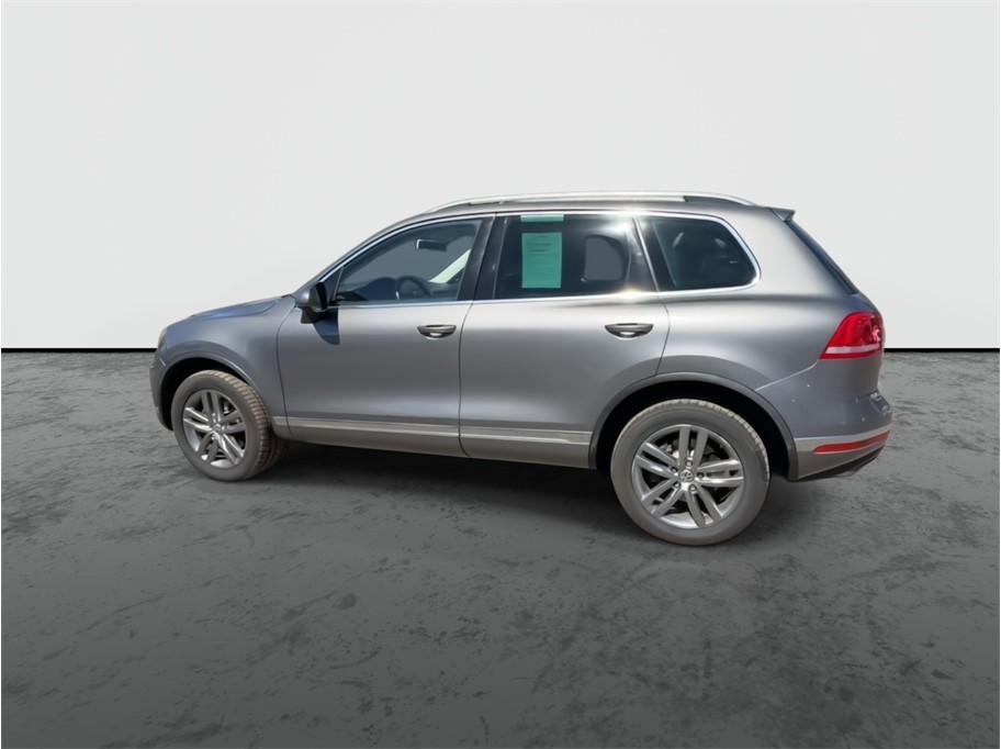 2016 Volkswagen Touareg photo 5
