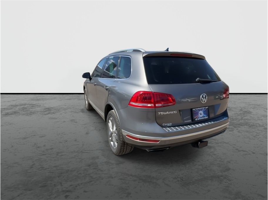 2016 Volkswagen Touareg photo 6