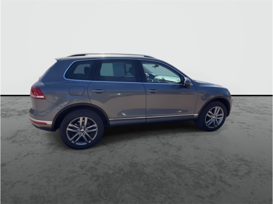 2016 Volkswagen Touareg photo 8