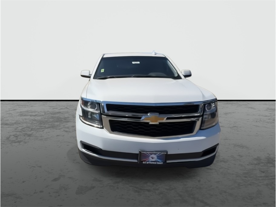 2017 Chevrolet Tahoe photo 3