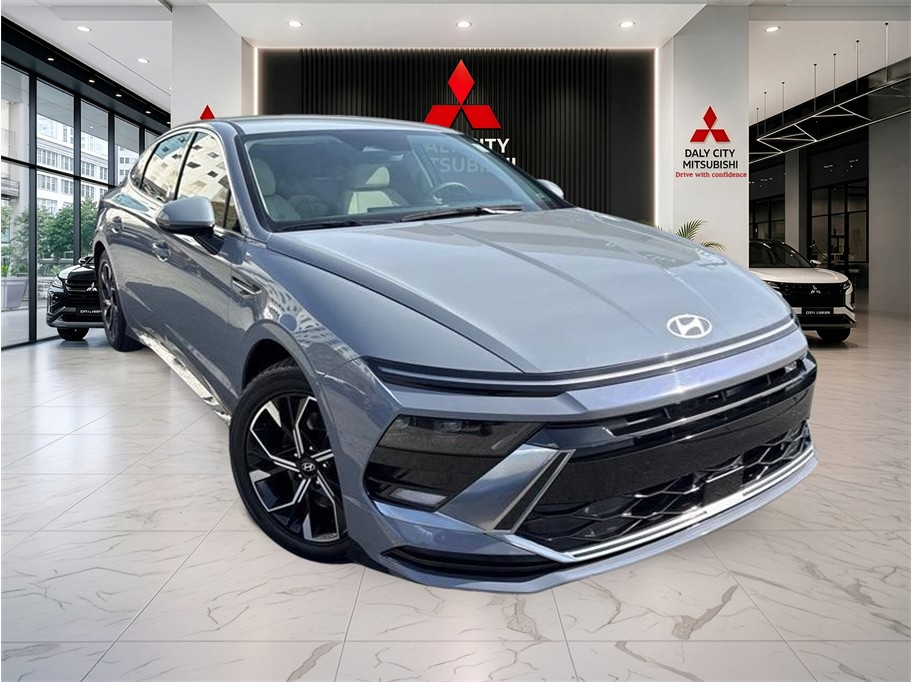 Gray 2025 Hyundai Sonata SEL FWD Sedan Front-Wheel Drive 8-Speed Automatic