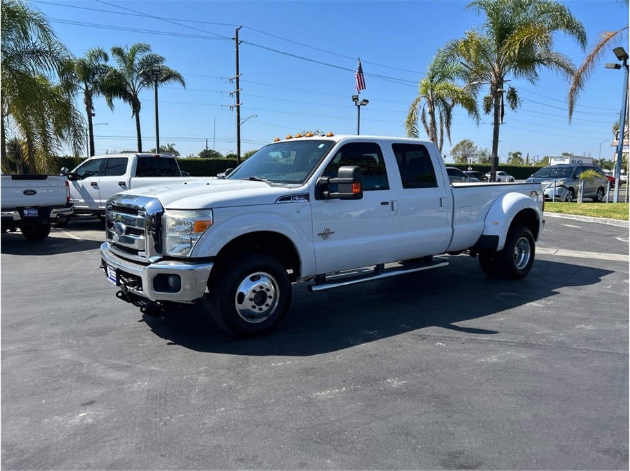 White 2013 Ford F-350 Super Duty Lariat Crew Cab LB DRW 4WD Pickup Truck Four-Wheel Drive 6-Speed Automatic