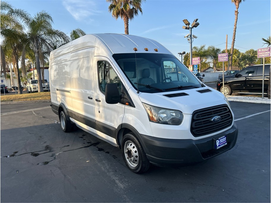 View vehicle photo 3