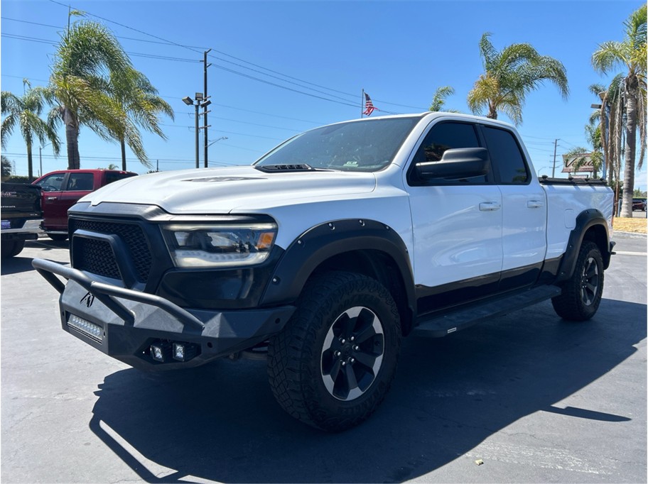 White 2019 RAM 1500 Pickup Truck Four-Wheel Drive 8-Speed Automatic