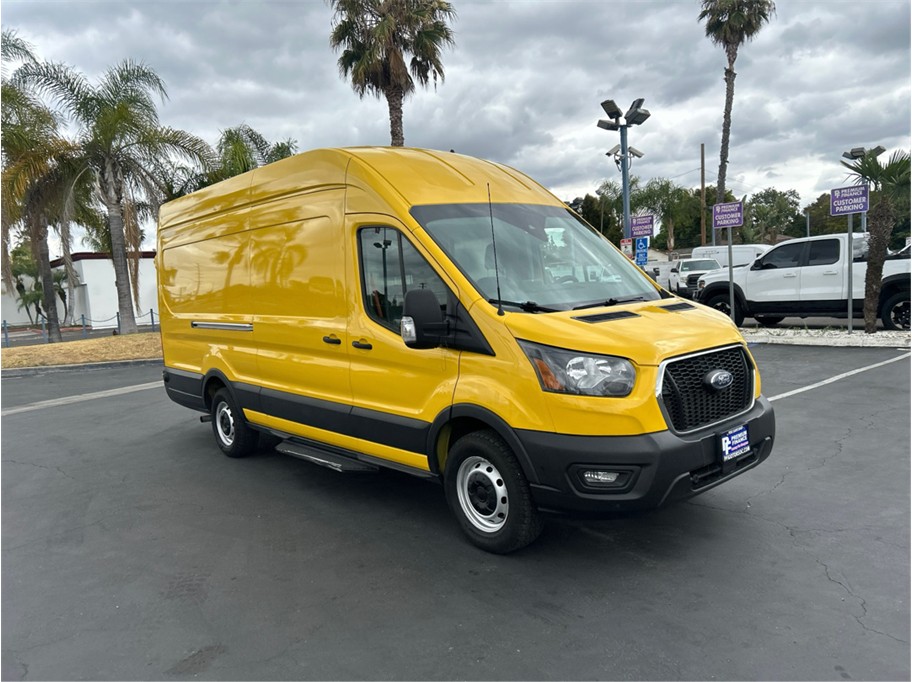 View vehicle photo 3