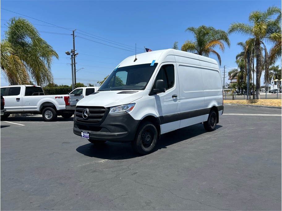 White 2020 Mercedes-Benz Sprinter 2500 144 High Roof Crew Van RWD Van 4X2 9-Speed Automatic