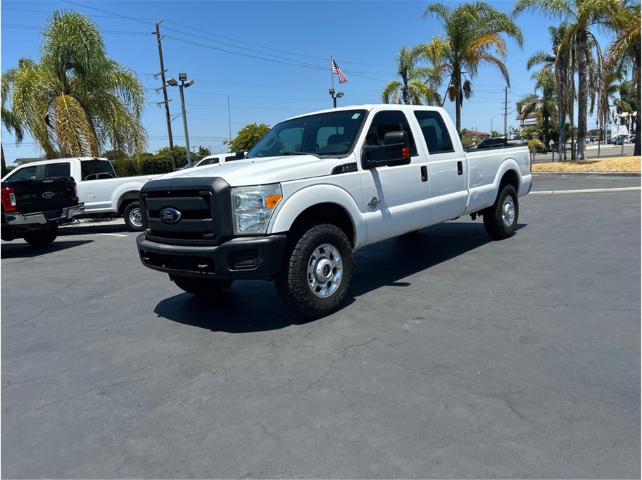 White 2012 Ford F-250 Super Duty XL Crew Cab LB 4WD Pickup Truck Four-Wheel Drive 6-Speed Automatic