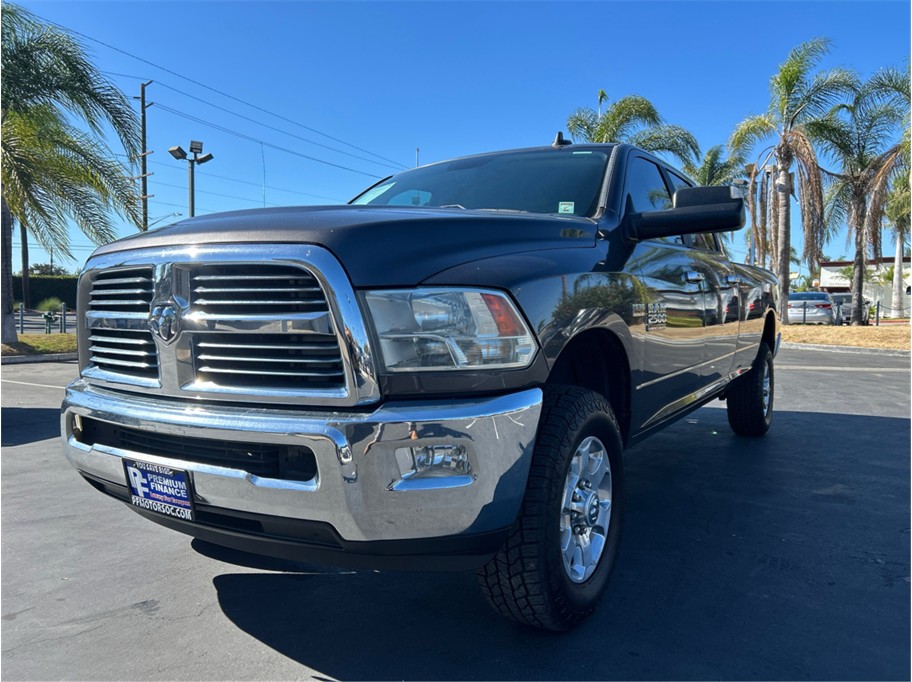 2017 RAM 2500 Gris Camioneta Todo terreno 6 velocidades Automática