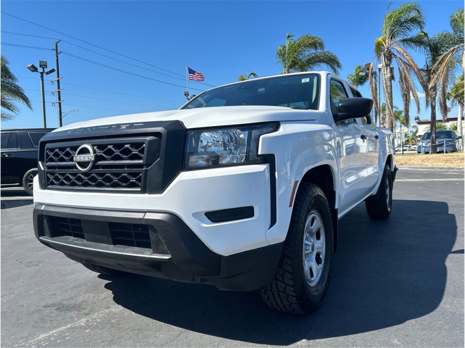 White 2022 Nissan Frontier Pickup Truck 4X2 9-Speed Automatic