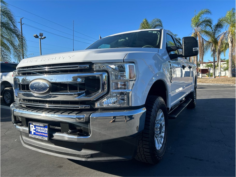 White 2021 Ford F-250 Super Duty Pickup Truck Four-Wheel Drive 6-Speed Automatic