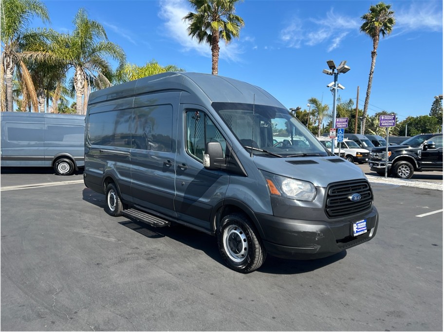 View vehicle photo 3