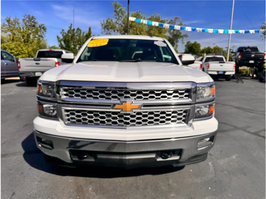 View vehicle photo 4