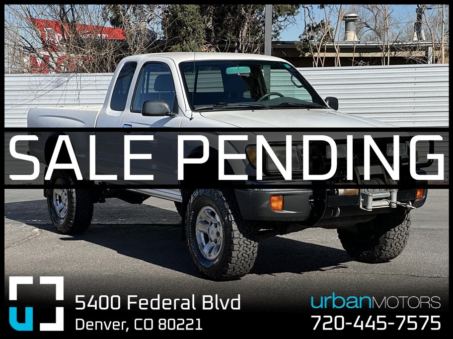 White 1999 Toyota Tacoma V6 Ext. Cab 4WD Pickup Truck Four-Wheel Drive 5-Speed Manual