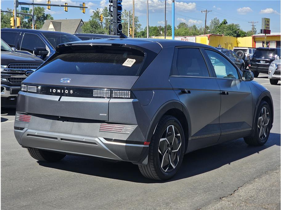 View vehicle photo 3