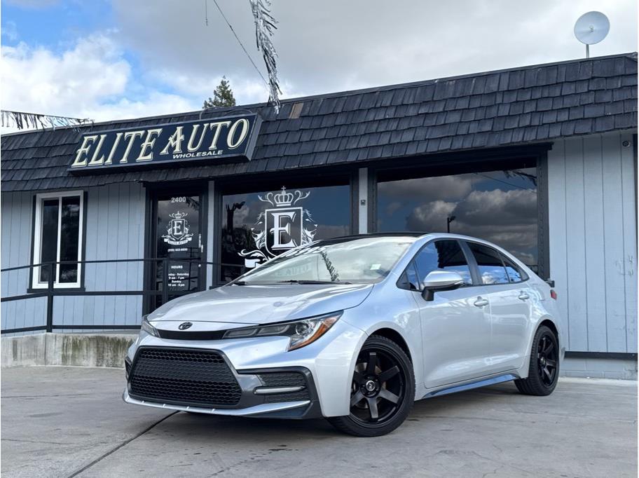 Silver 2021 Toyota Corolla SE FWD Sedan Front-Wheel Drive Continuously Variable Transmission