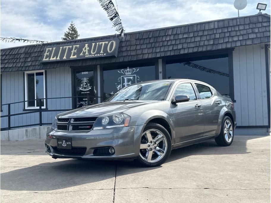 Gray 2013 Dodge Avenger Sedan Front-Wheel Drive 6-Speed Automatic