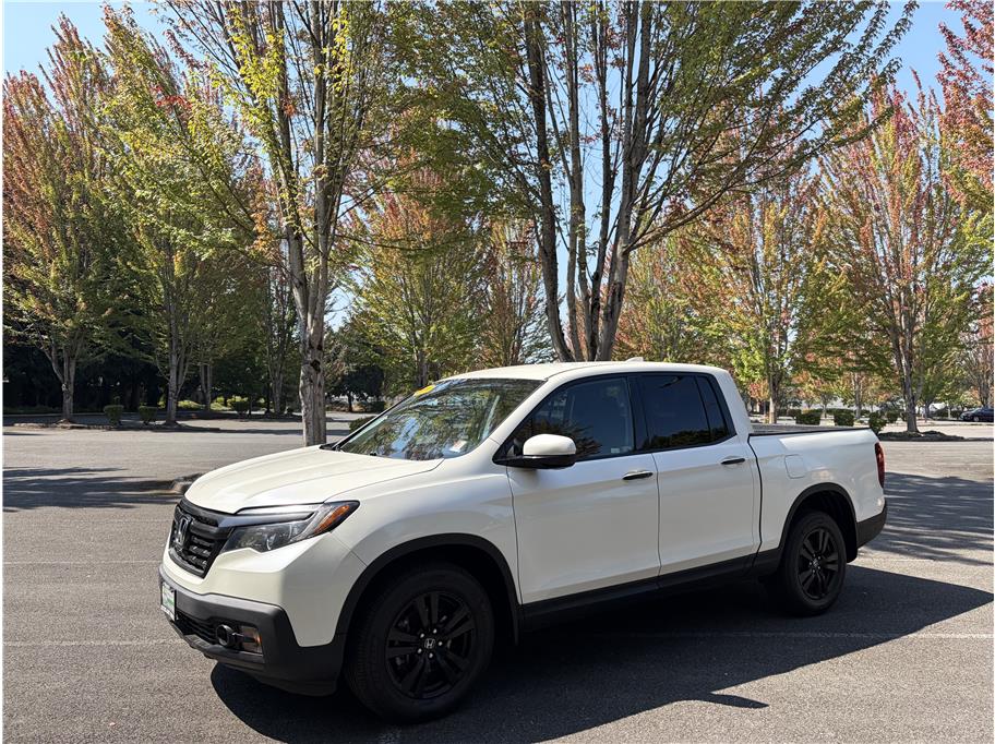 White 2019 Honda Ridgeline Pickup Truck All-Wheel Drive 6-Speed Automatic