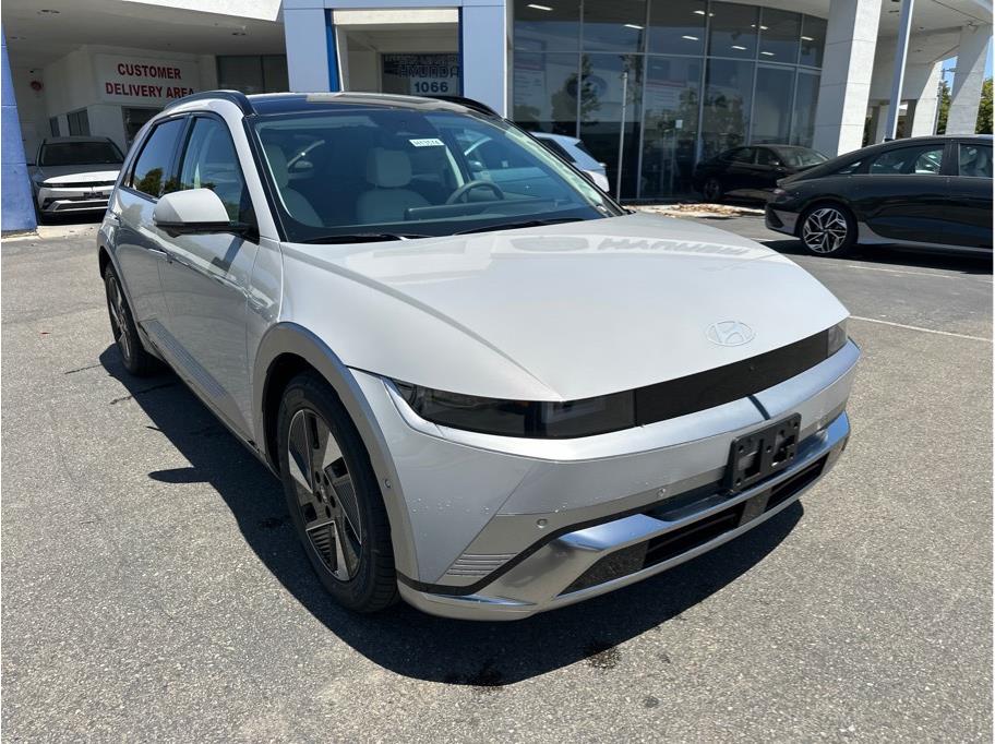 View vehicle photo 2