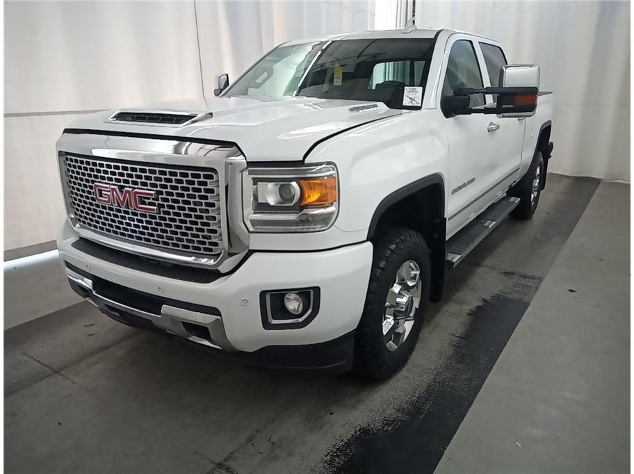 White 2017 GMC Sierra 3500HD Pickup Truck Four-Wheel Drive 6-Speed Automatic Overdrive