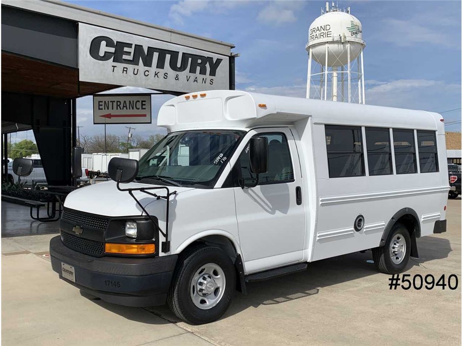 2017 Chevrolet Express 3500 139" WB's photo