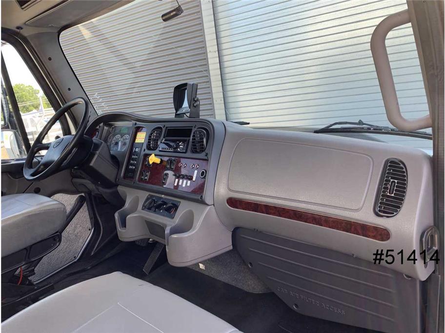 2018 Freightliner M2 106