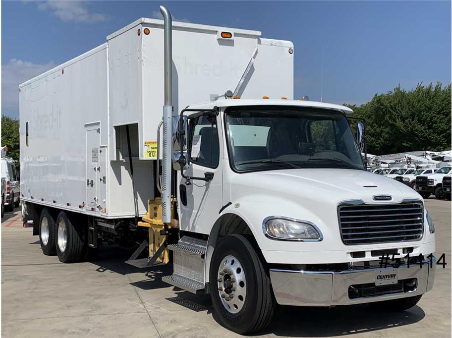 2018 Freightliner M2 106