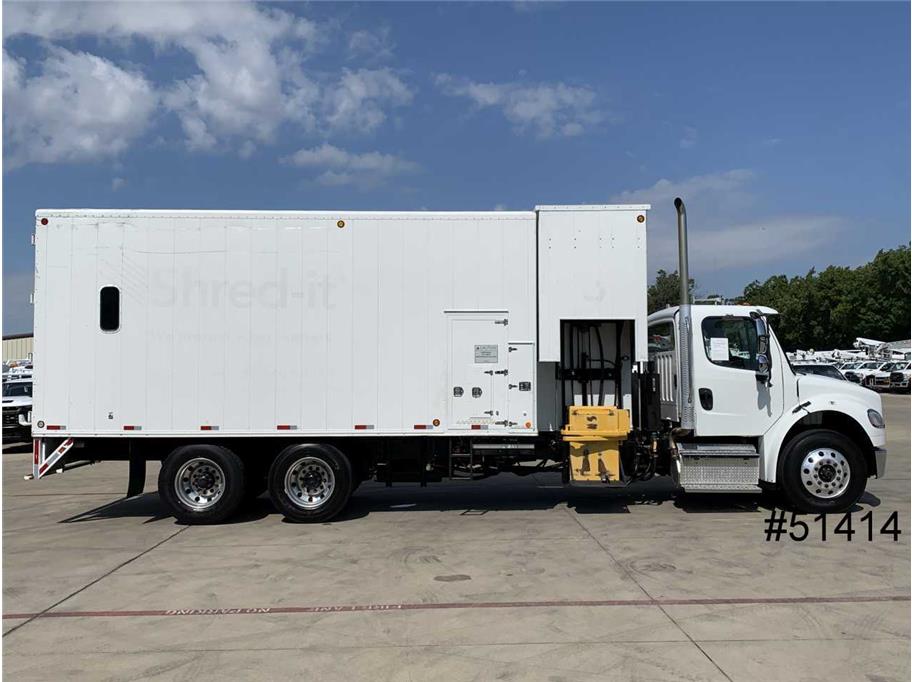 2018 Freightliner M2 106