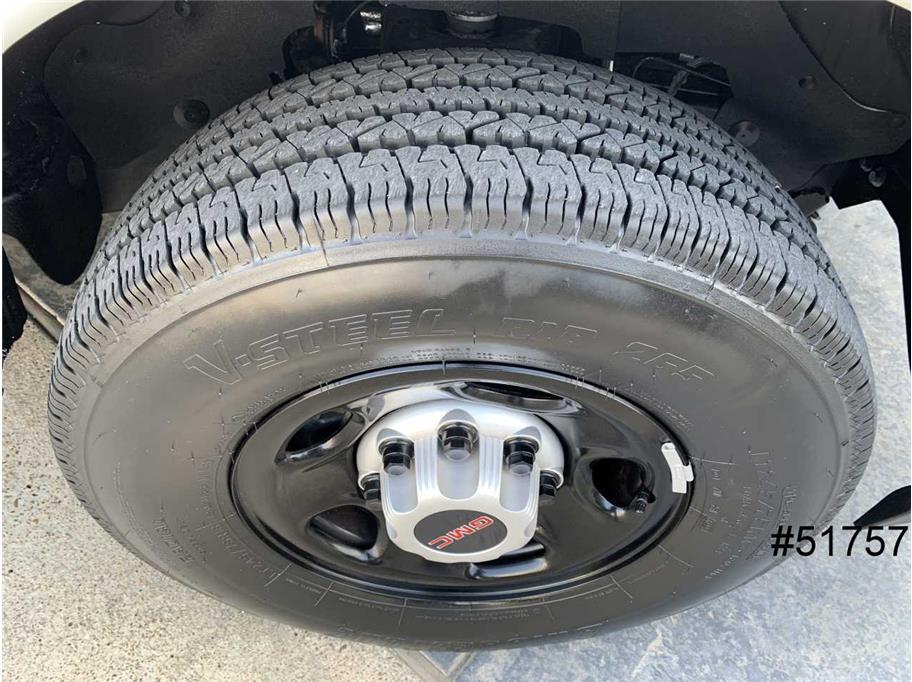 2023 GMC 3500 Savana