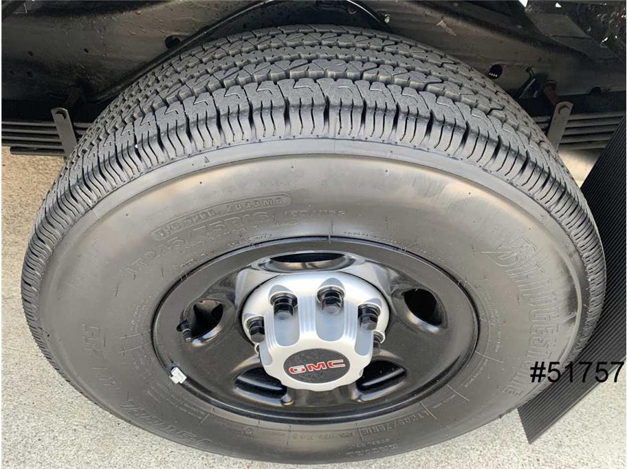 2023 GMC 3500 Savana