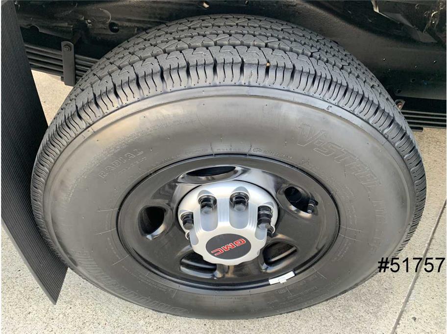 2023 GMC 3500 Savana