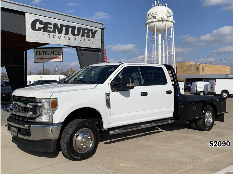 2022 Ford F-350 Super Duty Chassis Cab XLT