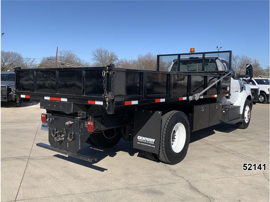 2022 Ford F-750 - Photo 2