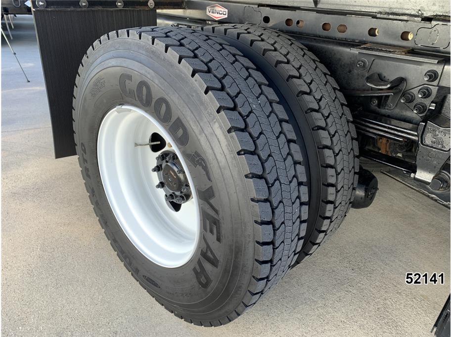 2022 Ford F-750 - Photo 22
