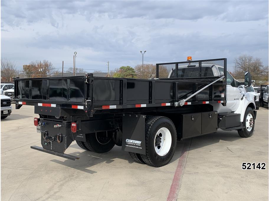 2022 Ford F-750 - Photo 2