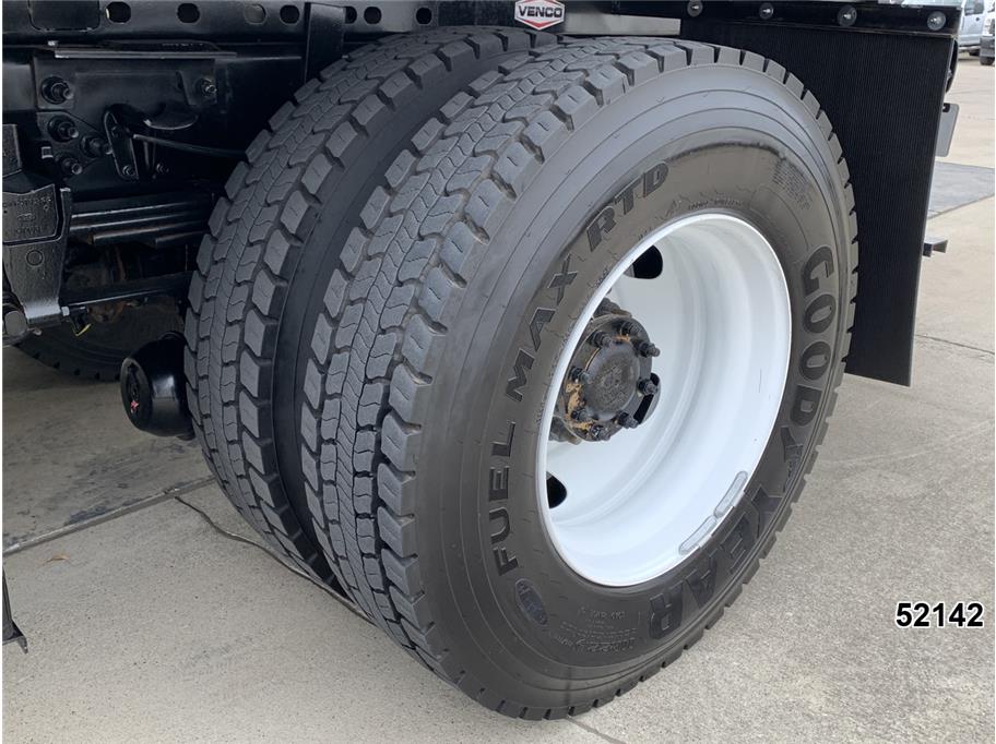 2022 Ford F-750 - Photo 21