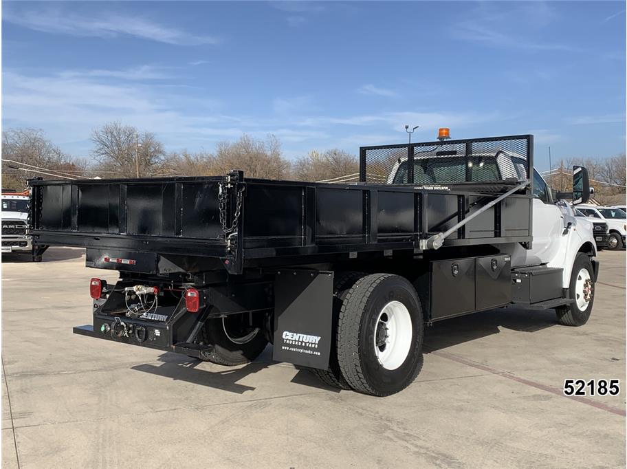 2022 Ford F-750 - Photo 2
