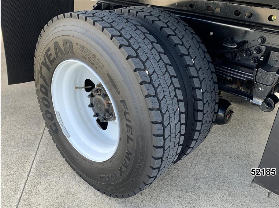 2022 Ford F-750 - Photo 22
