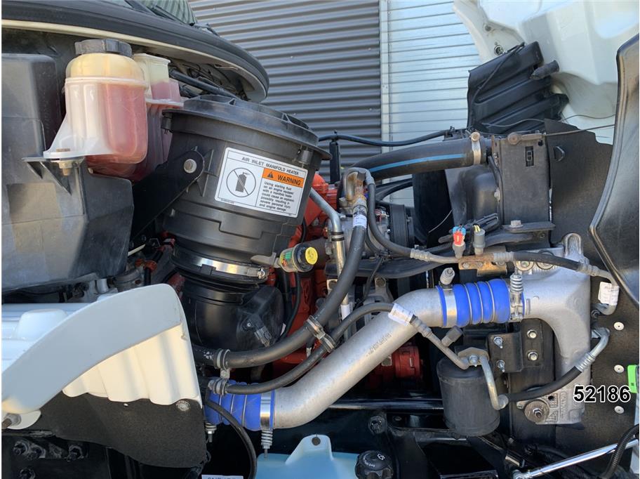 2015 Freightliner M2 106