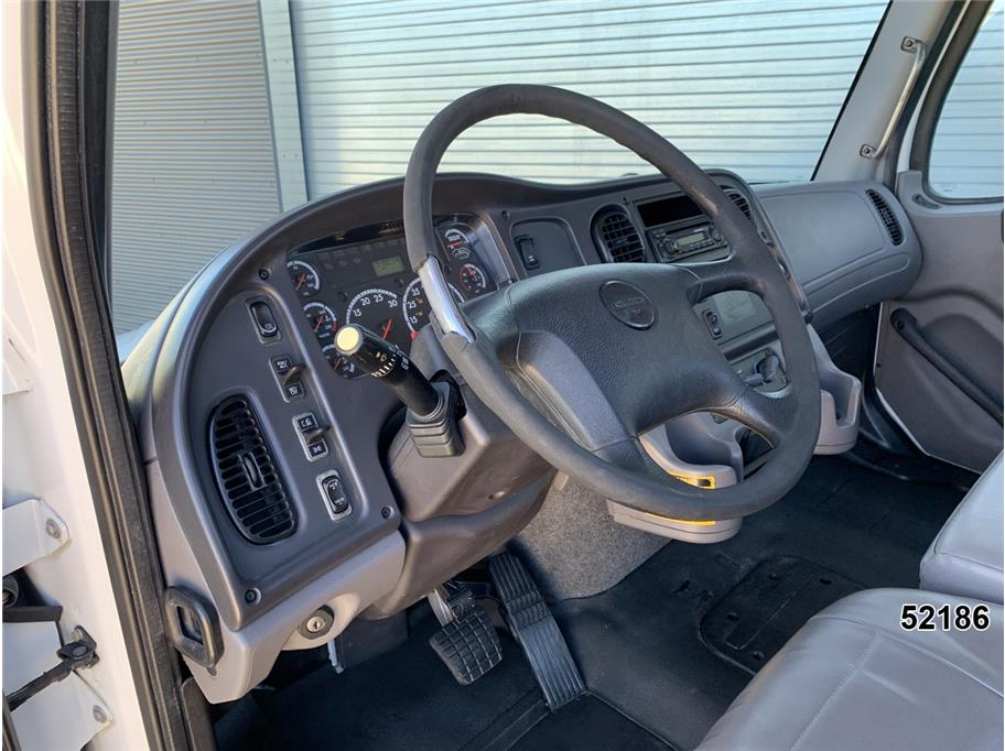 2015 Freightliner M2 106